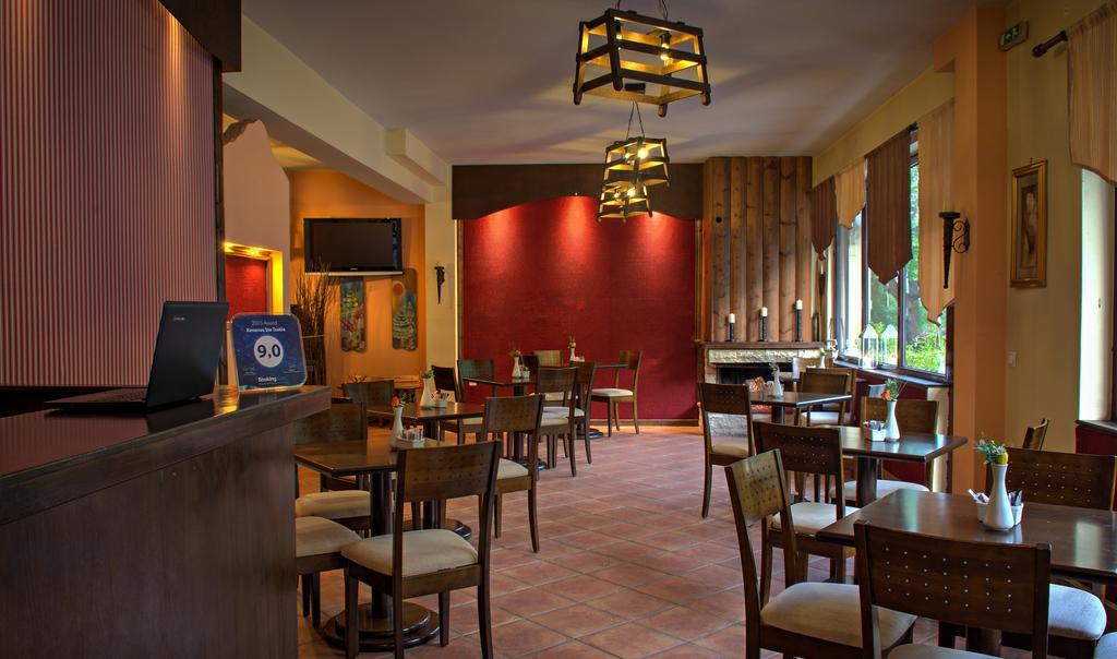 Hotel Xenonas Sta Tzakia Karpenísion Esterno foto