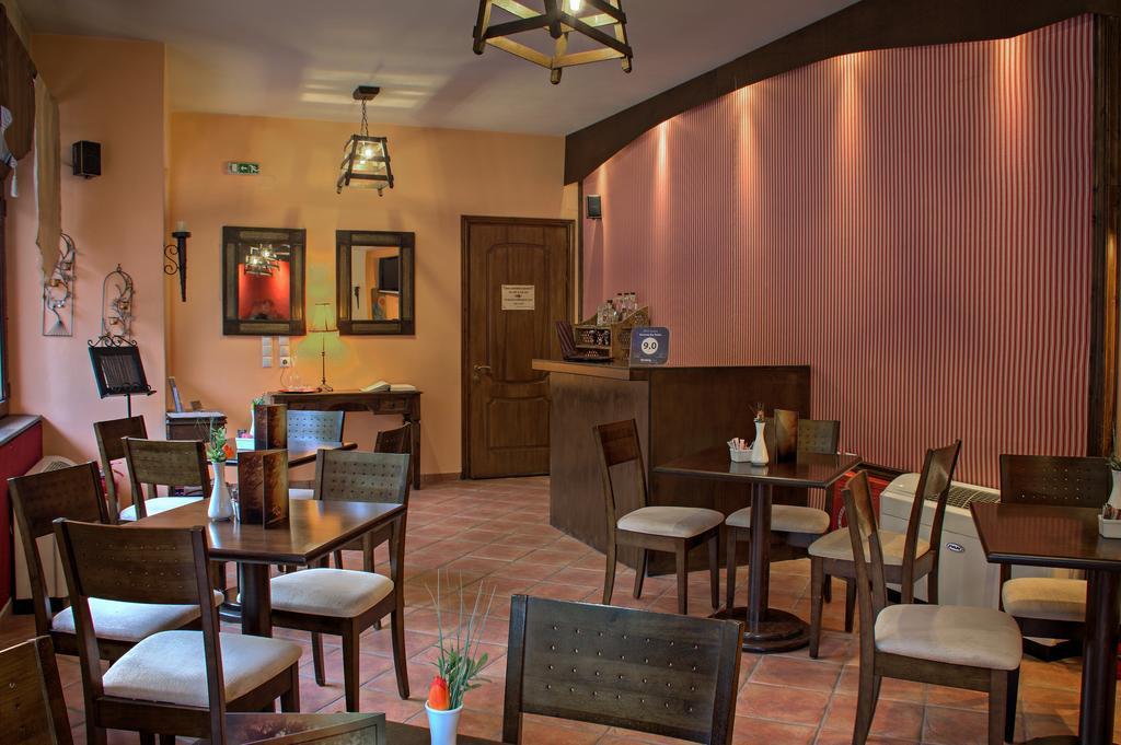 Hotel Xenonas Sta Tzakia Karpenísion Esterno foto