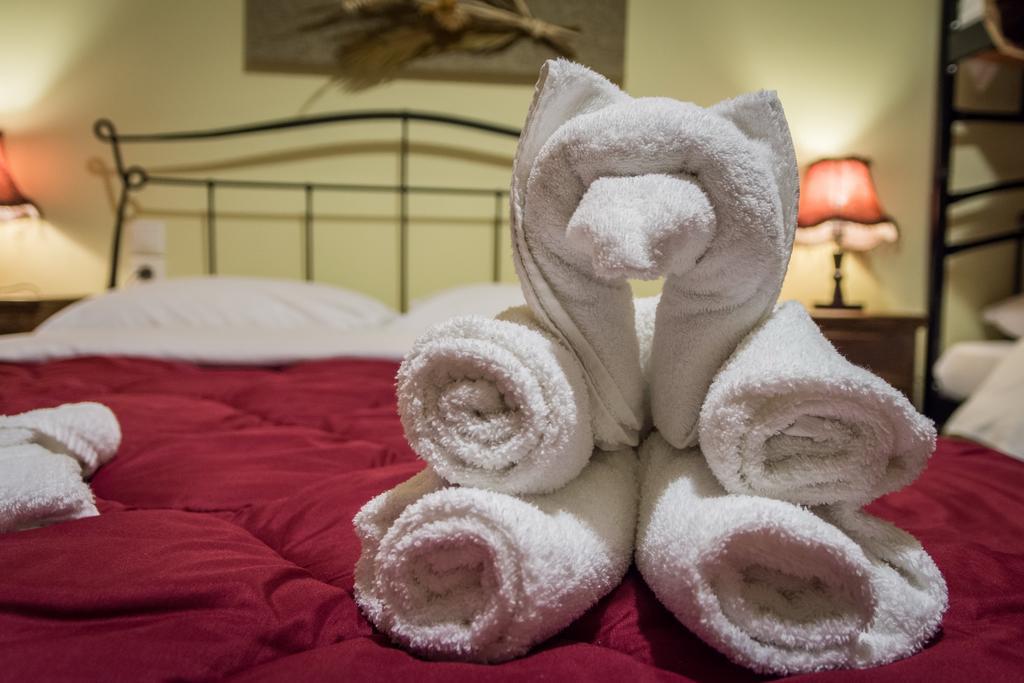 Hotel Xenonas Sta Tzakia Karpenísion Esterno foto